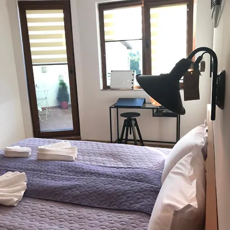 Bright, Comfortable And Cozy Apartment *
