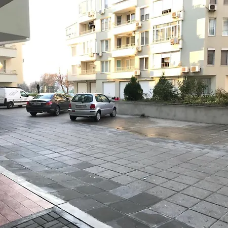 아파트 Bright, Comfortable And Cozy